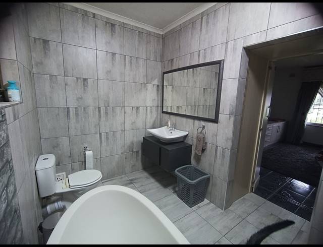 4 BEDROOM HOUSE FOR SALE IN BEREA WEST